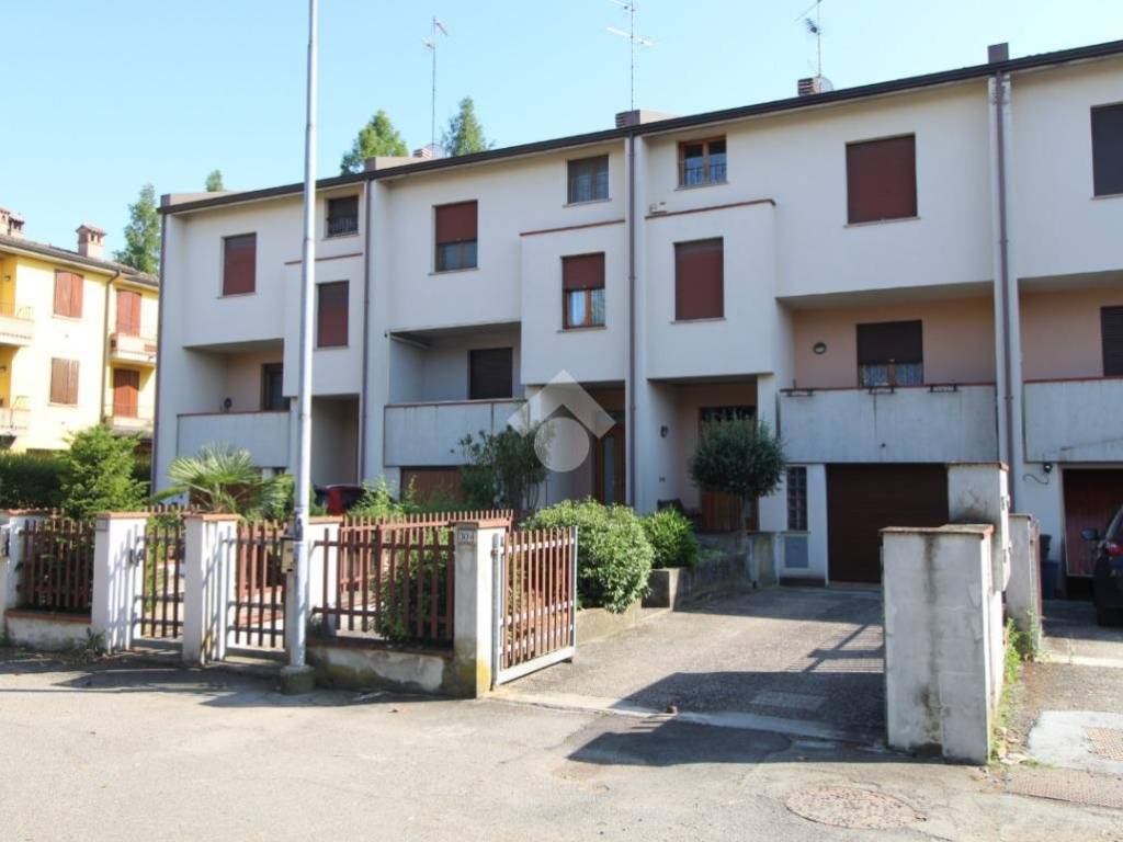 casa indipendente in vendita a Cadelbosco di Sopra in zona Cadelbosco di Sotto