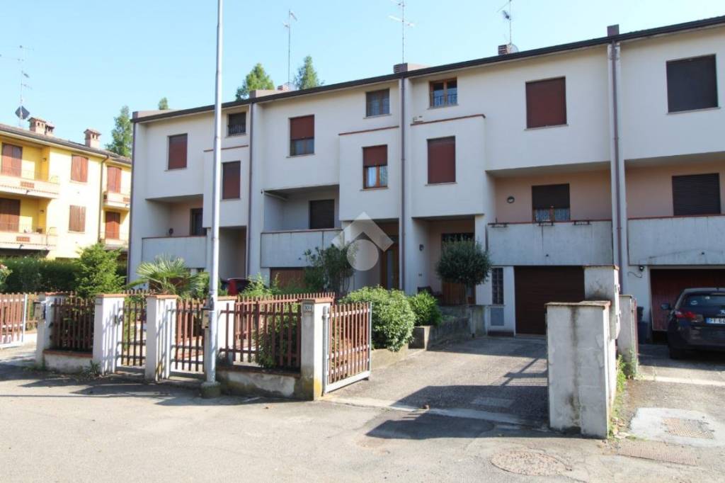 casa indipendente in vendita a Cadelbosco di Sopra in zona Cadelbosco di Sotto