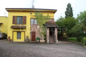 casa indipendente in vendita a Cadelbosco di Sopra