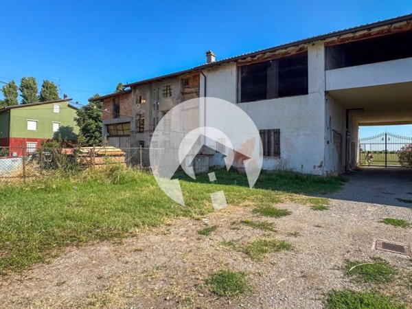 casa indipendente in vendita a Cadelbosco di Sopra