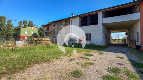 casa indipendente in vendita a Cadelbosco di Sopra