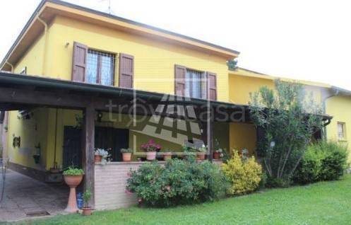 casa indipendente in vendita a Cadelbosco di Sopra