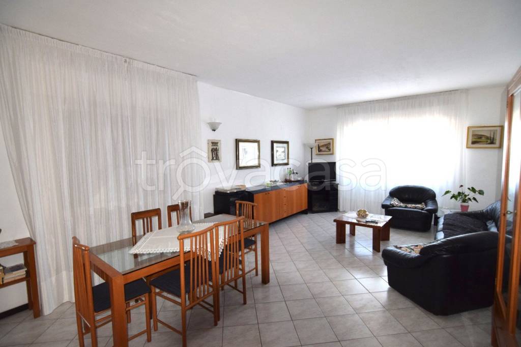 casa indipendente in vendita a Cadelbosco di Sopra