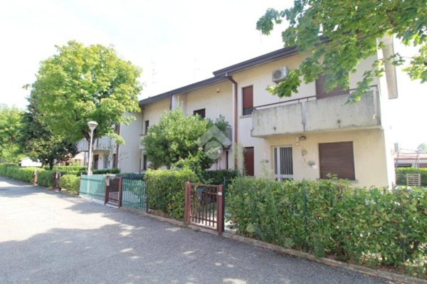 casa indipendente in vendita a Cadelbosco di Sopra
