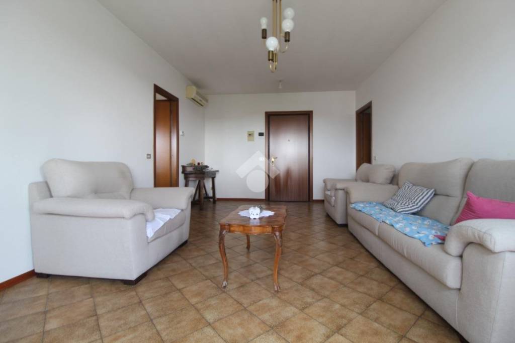 appartamento in vendita a Cadelbosco di Sopra