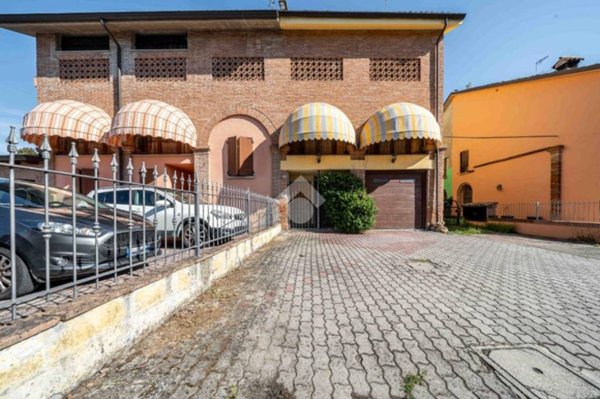 casa indipendente in vendita a Cadelbosco di Sopra