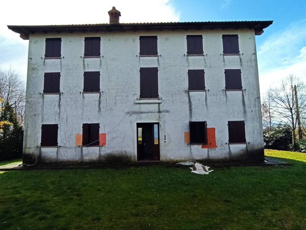 casa indipendente in vendita a Cadelbosco di Sopra