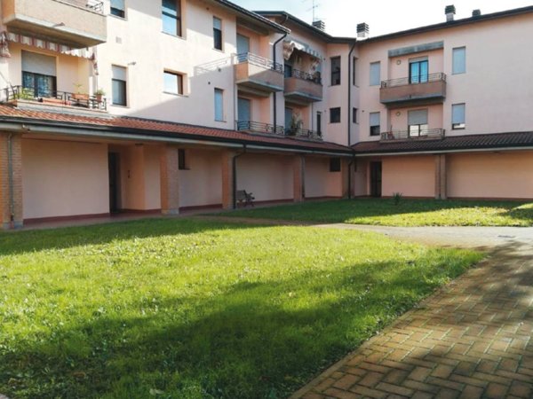 appartamento in vendita a Cadelbosco di Sopra in zona Cadelbosco di Sotto