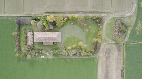 casale in vendita a Cadelbosco di Sopra