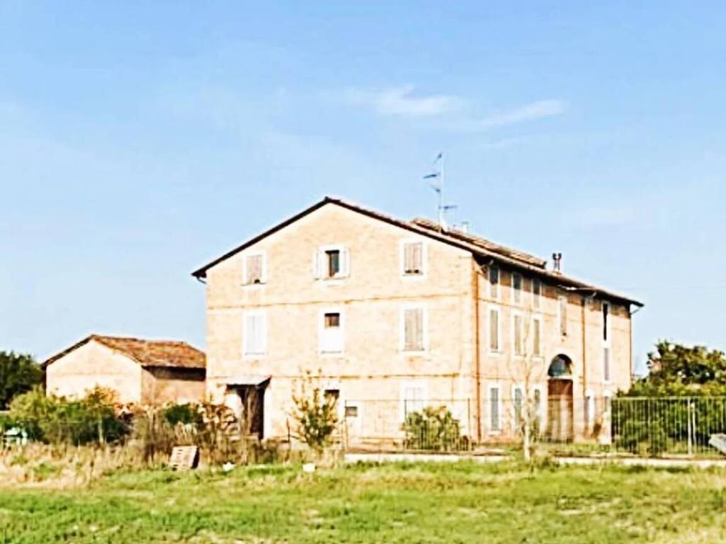 casa indipendente in vendita a Cadelbosco di Sopra in zona Cadelbosco di Sotto