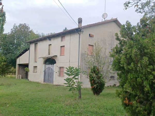 casa indipendente in vendita a Cadelbosco di Sopra
