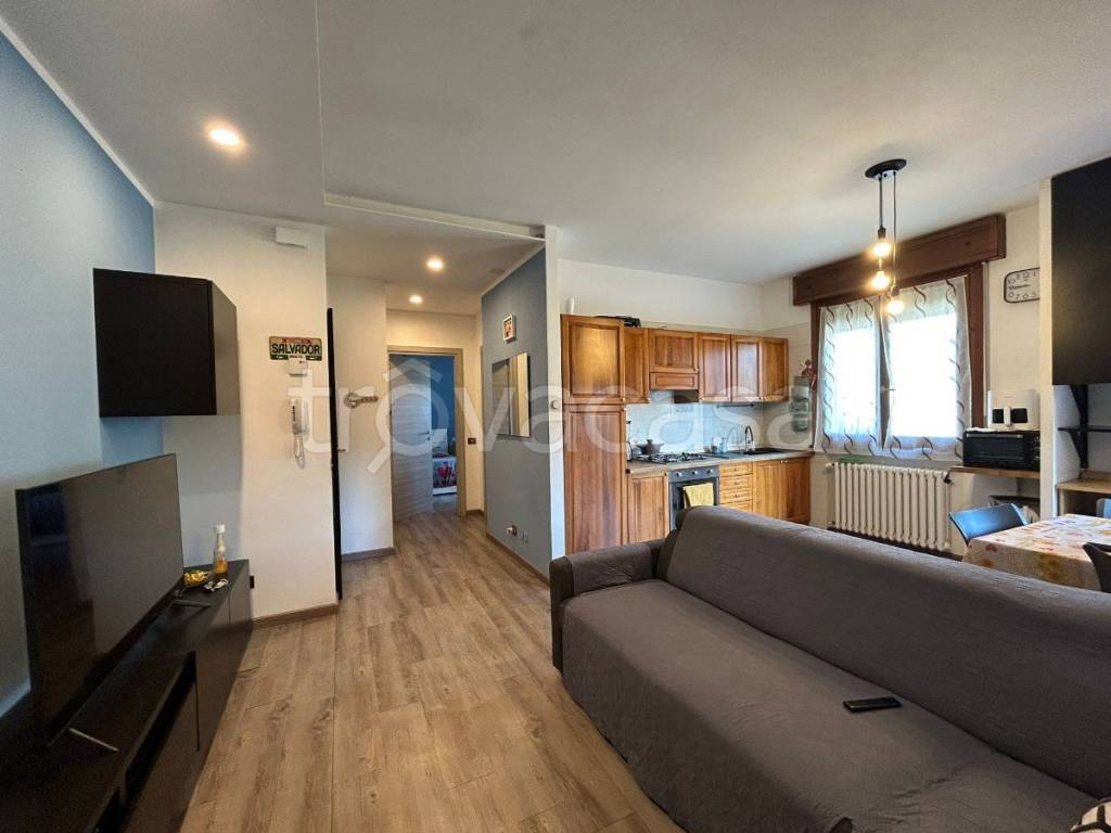 appartamento in vendita a Cadelbosco di Sopra in zona Cadelbosco di Sotto