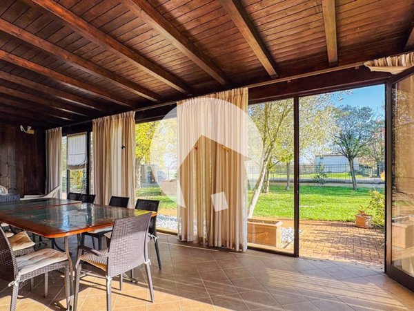 casa indipendente in vendita a Cadelbosco di Sopra