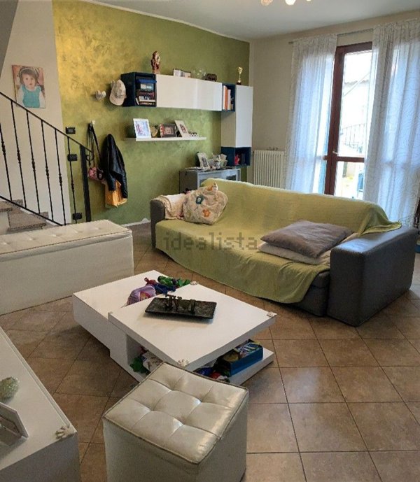 casa indipendente in vendita a Cadelbosco di Sopra