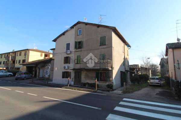 appartamento in vendita a Cadelbosco di Sopra in zona Zurco