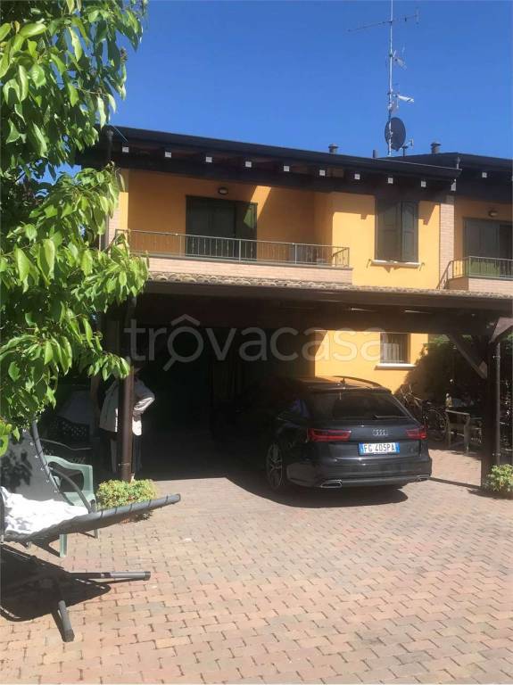 casa indipendente in vendita a Cadelbosco di Sopra