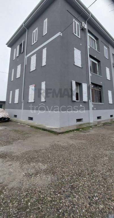 appartamento in vendita a Cadelbosco di Sopra in zona Cadelbosco di Sotto