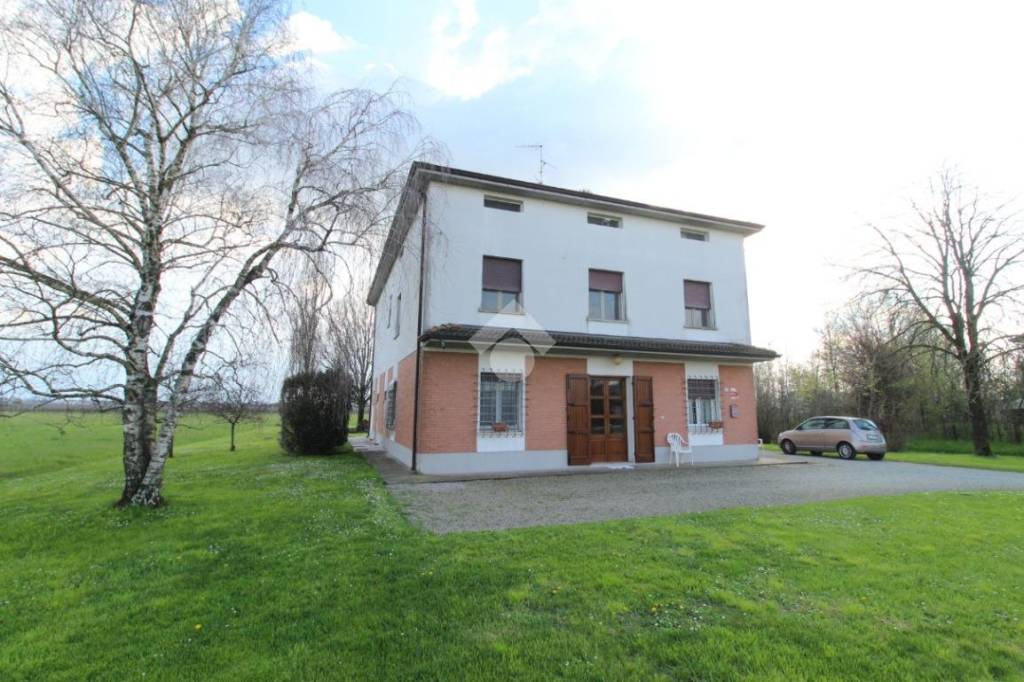 casa indipendente in vendita a Cadelbosco di Sopra in zona Zurco