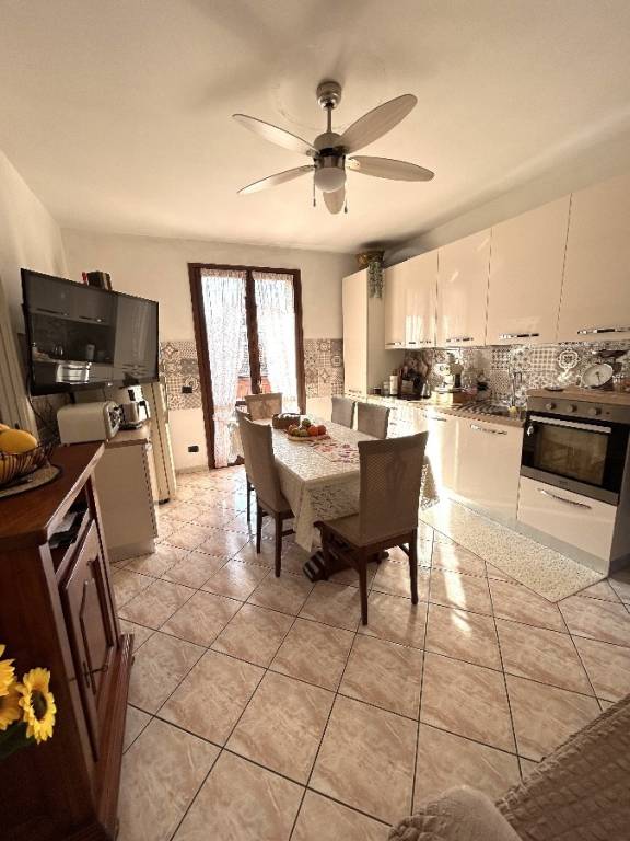 appartamento in vendita a Cadelbosco di Sopra in zona Cadelbosco di Sotto