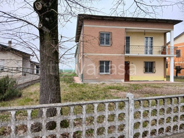 casa indipendente in vendita a Cadelbosco di Sopra