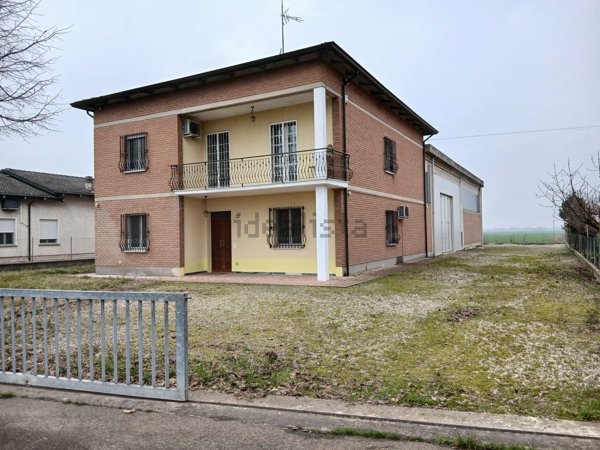 casa indipendente in vendita a Cadelbosco di Sopra