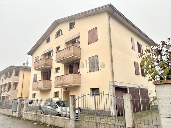 appartamento in vendita a Cadelbosco di Sopra in zona Zurco