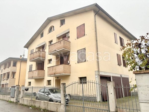 appartamento in vendita a Cadelbosco di Sopra in zona Zurco