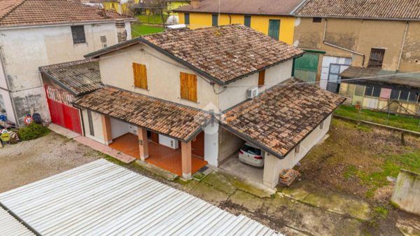 casa indipendente in vendita a Cadelbosco di Sopra