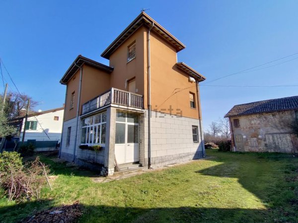 casa indipendente in vendita a Cadelbosco di Sopra