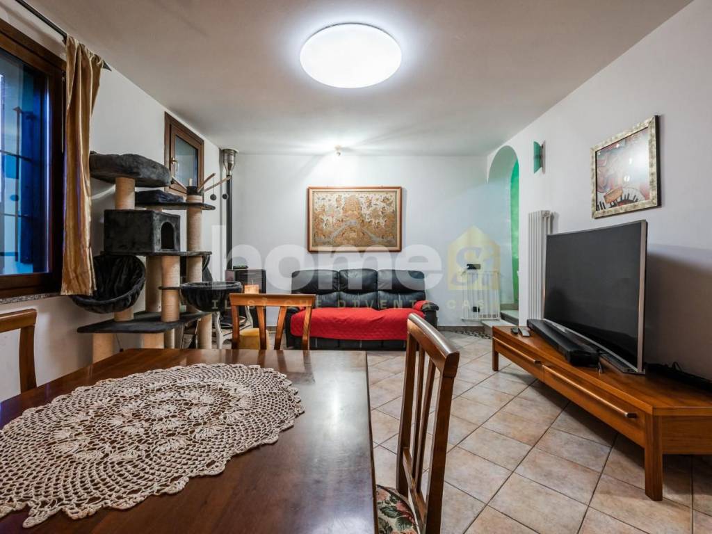 casa indipendente in vendita a Cadelbosco di Sopra