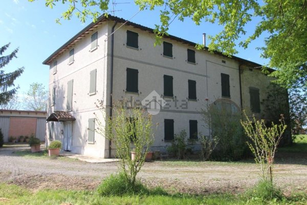 casa indipendente in vendita a Cadelbosco di Sopra