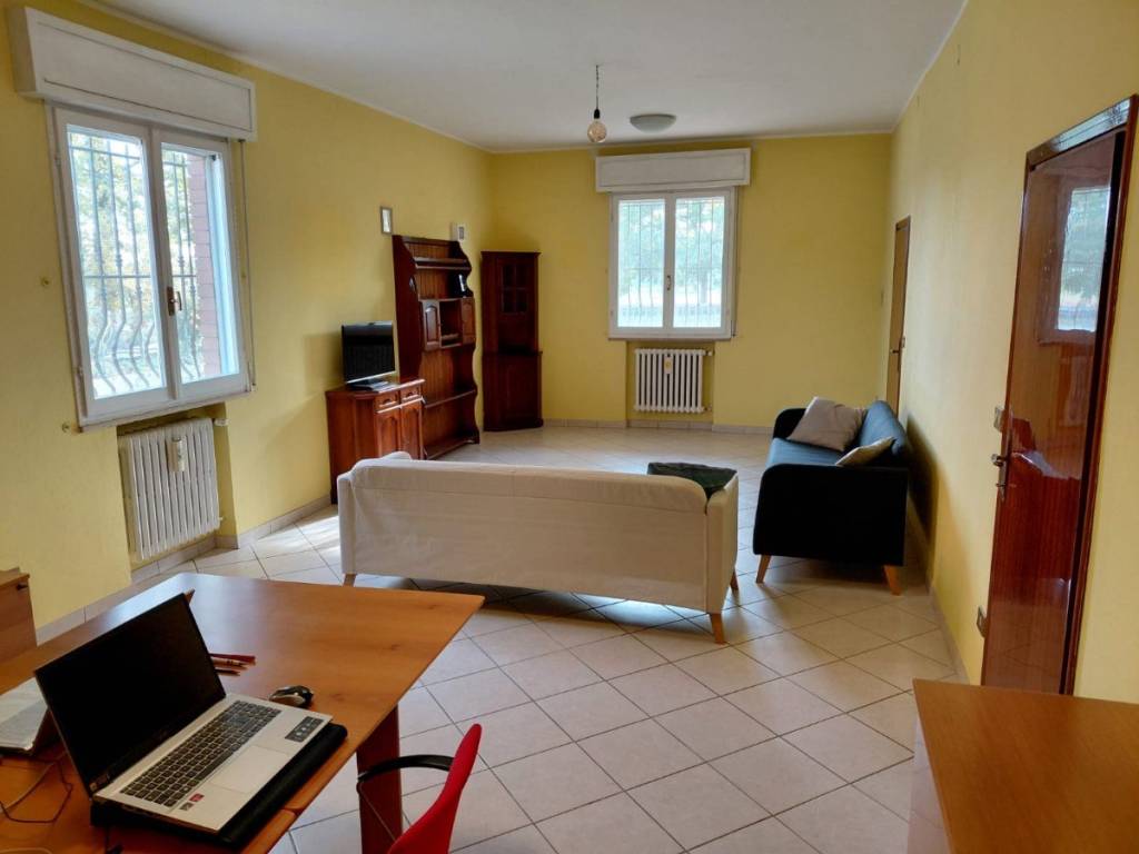 casa indipendente in vendita a Cadelbosco di Sopra