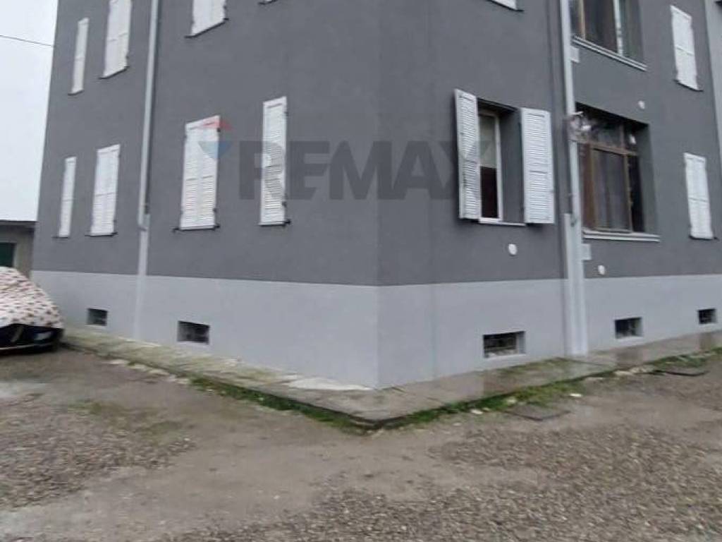 appartamento in vendita a Cadelbosco di Sopra in zona Cadelbosco di Sotto