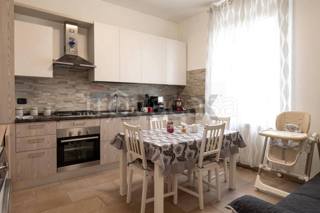 appartamento in vendita a Cadelbosco di Sopra in zona Cadelbosco di Sotto
