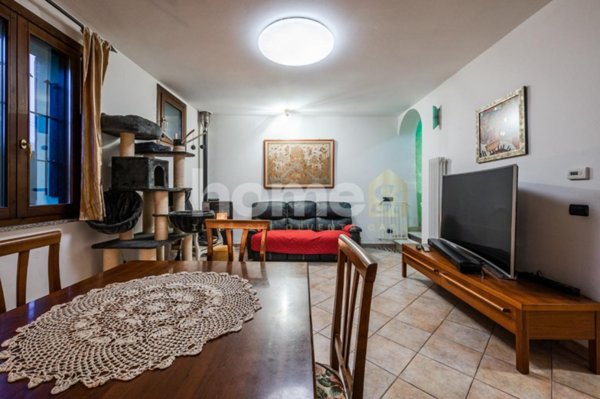 casa indipendente in vendita a Cadelbosco di Sopra