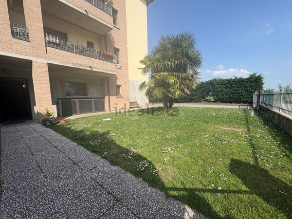 appartamento in vendita a Cadelbosco di Sopra in zona Zurco