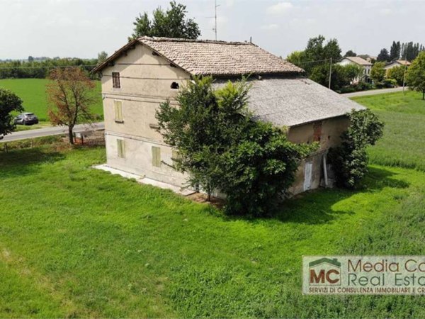 casa indipendente in vendita a Cadelbosco di Sopra