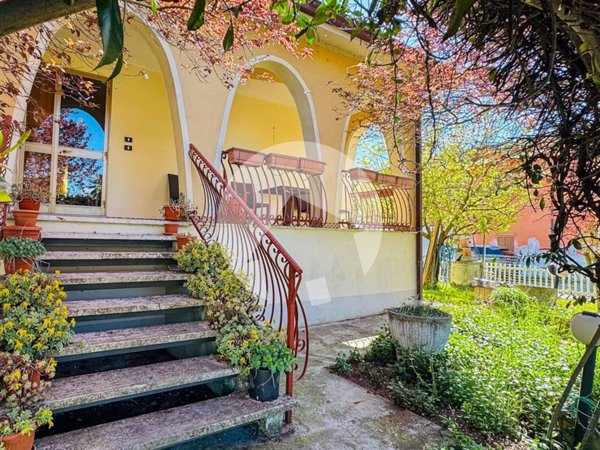 casa indipendente in vendita a Cadelbosco di Sopra