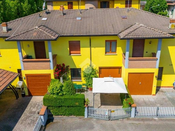casa indipendente in vendita a Cadelbosco di Sopra in zona Cadelbosco di Sotto