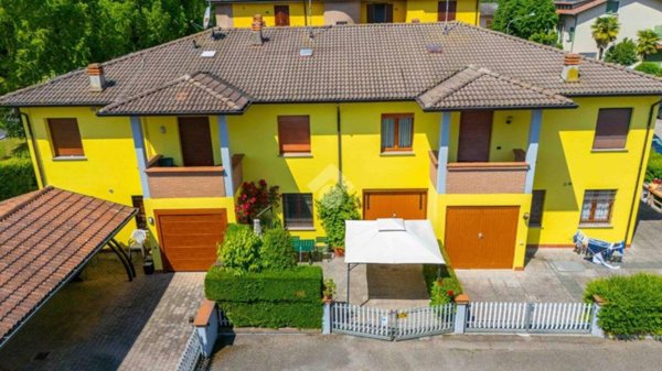 casa indipendente in vendita a Cadelbosco di Sopra in zona Cadelbosco di Sotto