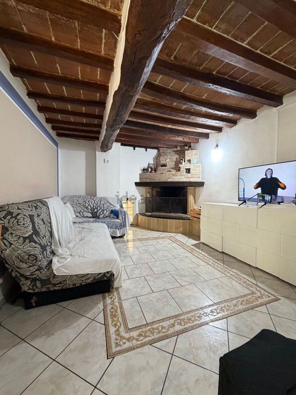 casa indipendente in vendita a Cadelbosco di Sopra