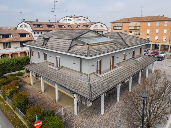 casa indipendente in vendita a Cadelbosco di Sopra in zona Cadelbosco di Sotto