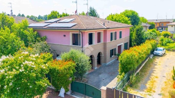 casa indipendente in vendita a Cadelbosco di Sopra in zona Zurco