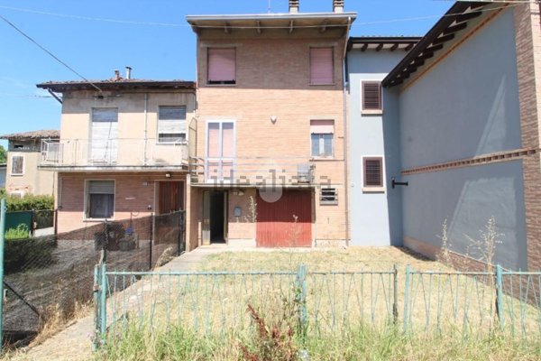 appartamento in vendita a Cadelbosco di Sopra in zona Cadelbosco di Sotto