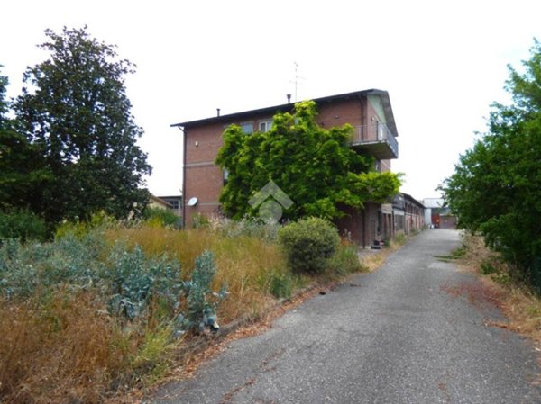 casa indipendente in vendita a Cadelbosco di Sopra