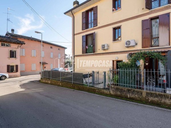 appartamento in vendita a Cadelbosco di Sopra in zona Zurco