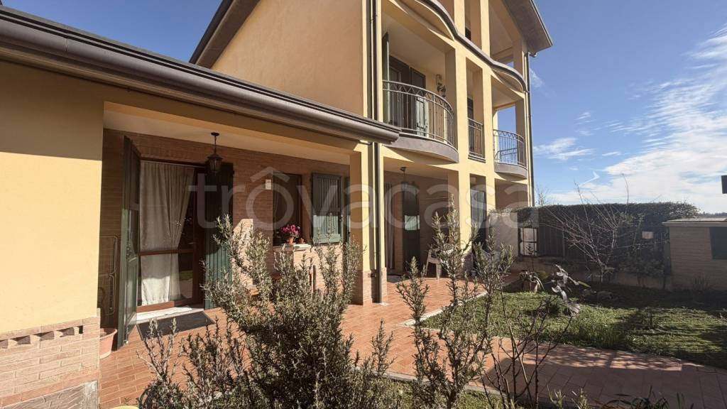 casa indipendente in vendita a Cadelbosco di Sopra