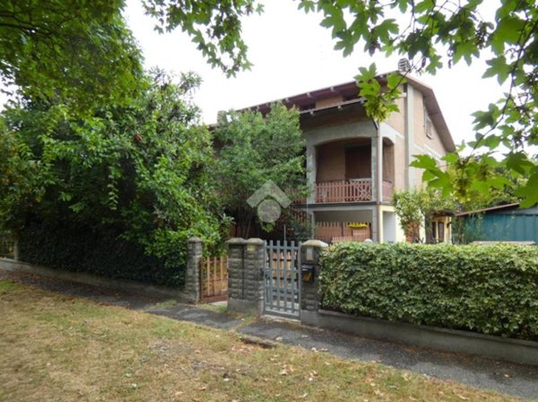 casa indipendente in vendita a Cadelbosco di Sopra