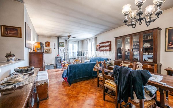 appartamento in vendita a Campagnola Emilia