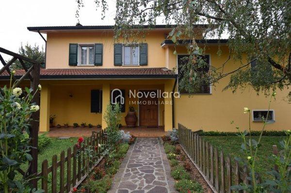 casa indipendente in vendita a Campagnola Emilia